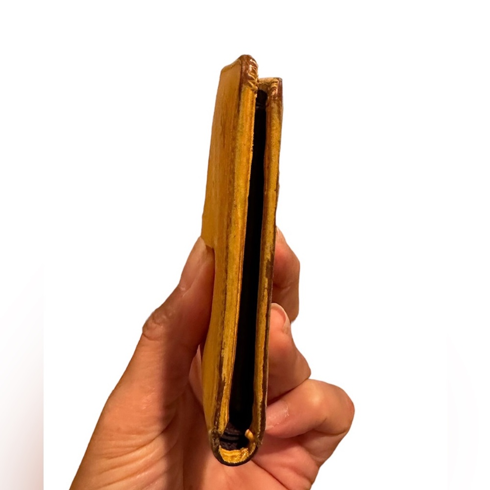 Louis Vuitton Yellow Epi Wallet - Picture 12 of 13